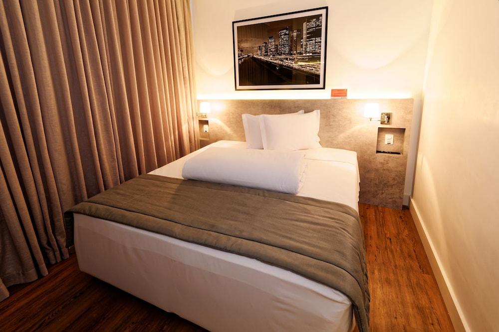 Hotel Ramada Encore Tiradentes Centro 4*